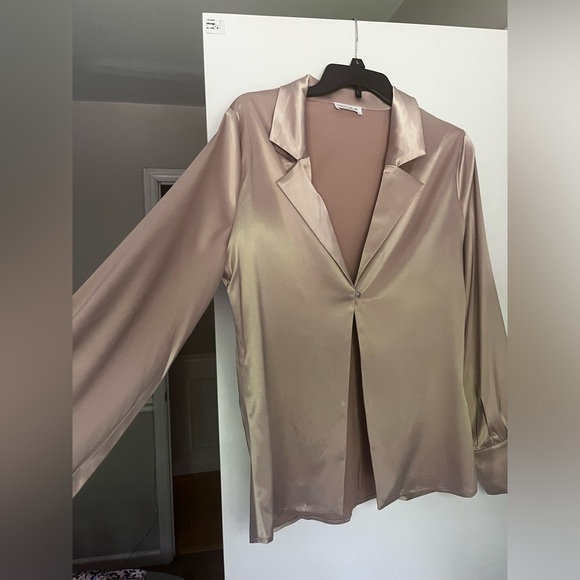 Vestique single button blouse - Picture 4 of 5